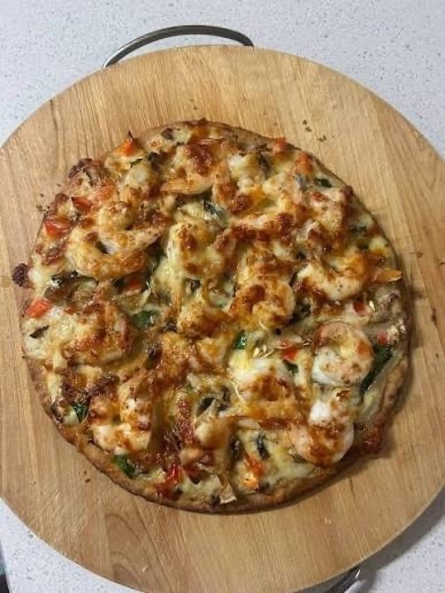Cajun Shrimp and chicken pizza Online.
