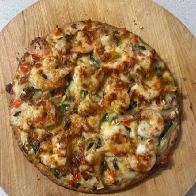 Cajun Shrimp and chicken pizza.