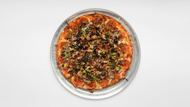 Medium - Supreme Pizza.
