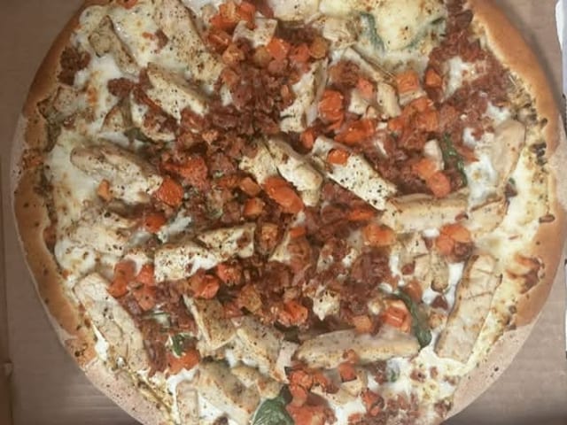 Medium - Chicken BLT Pizza.