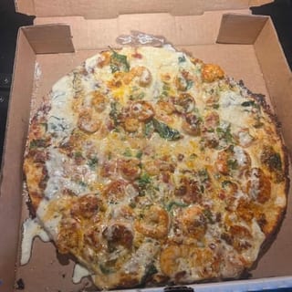 Spicy shrimp pizza