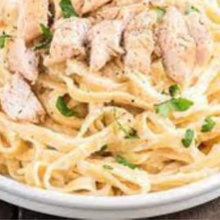 Fet. Chicken Carbonara
